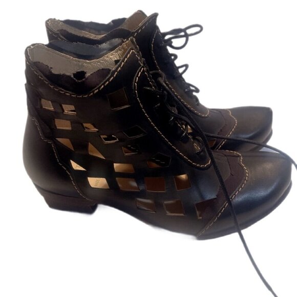 NWT Rovers Black Leather Steampunk Bohemian Trend Coachella Cutout ankle boot 37 - Picture 2 of 5